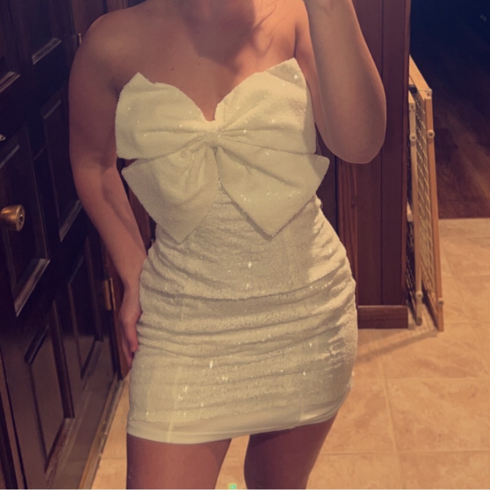 Off White Sequined Front Bow Detail Short Dress